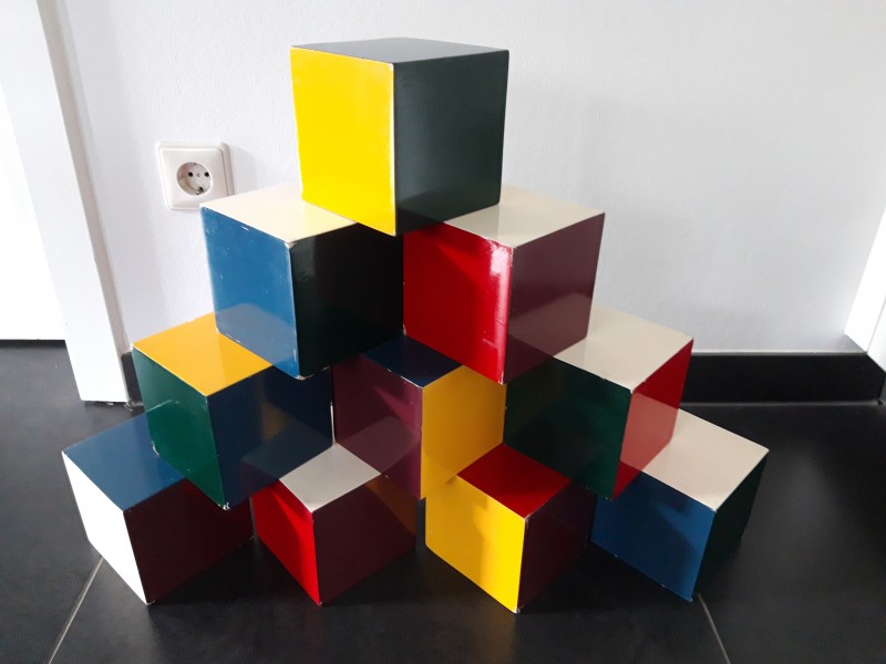 10 kubussen.jpg