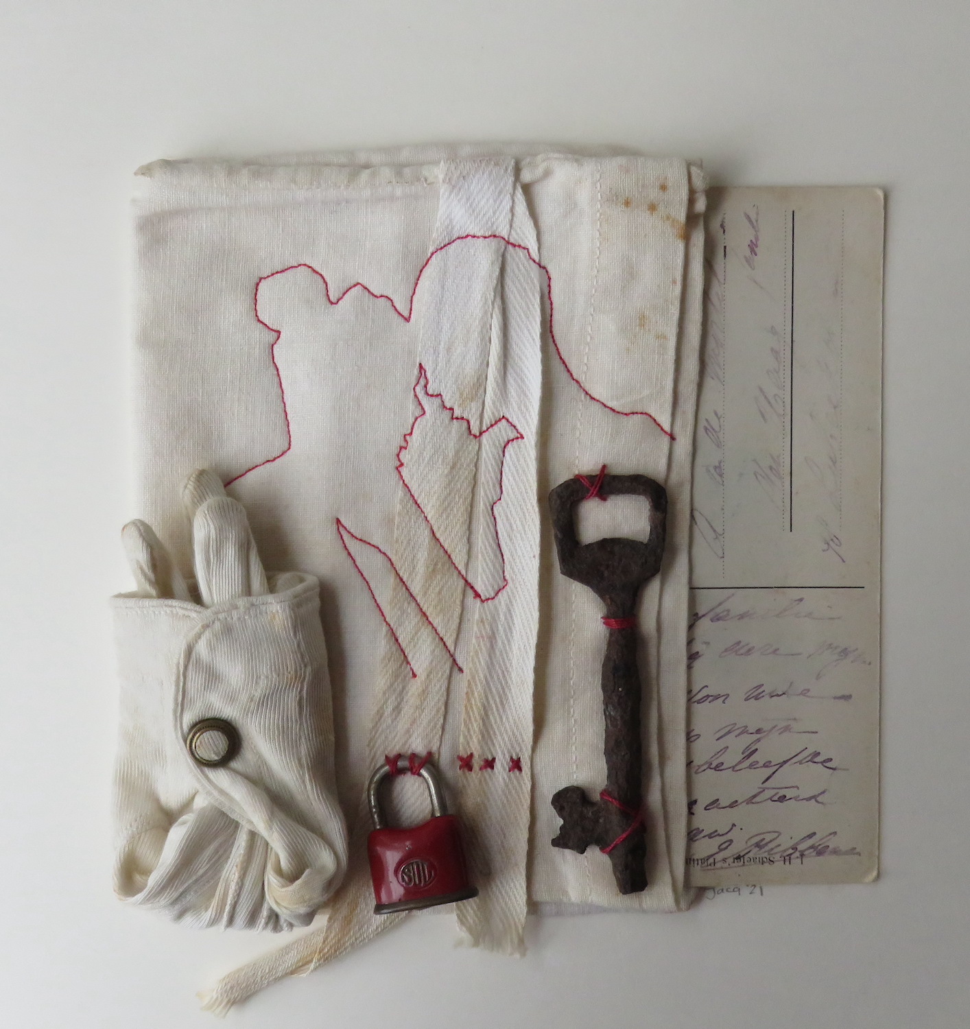 Past Present met sleutel en slot - Jacqueline van Bergeijk