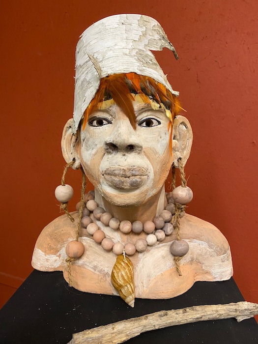 keramiek natuurmens H 43 x br 39 x d 27 cm  - Peggy Scholte