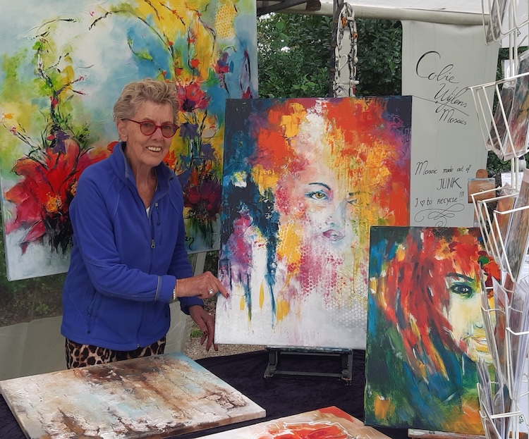 Tineke Hutten aan het werk