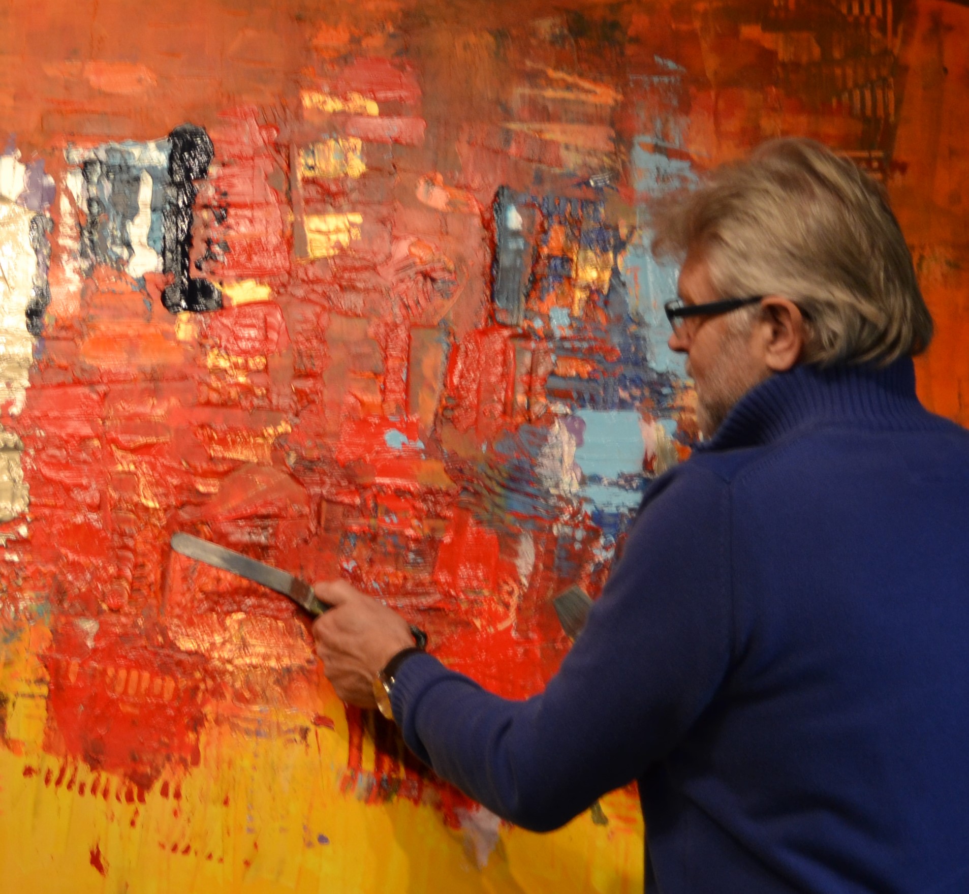 Tom A van Dessel aan het werk